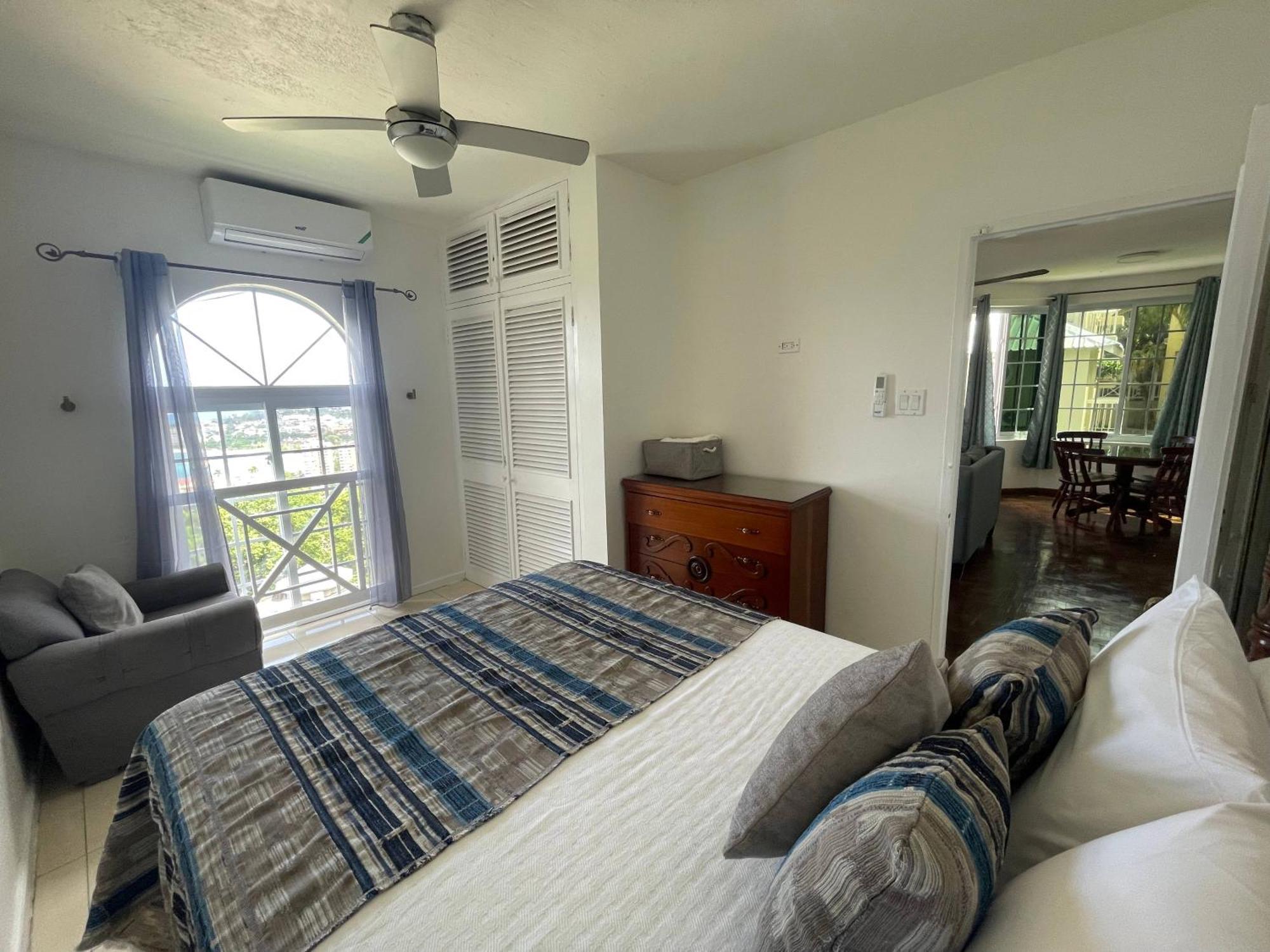Oceanbreeze Jamaica Penthouse, 7-Minute Walk To Beach Ocho Rios Exterior photo