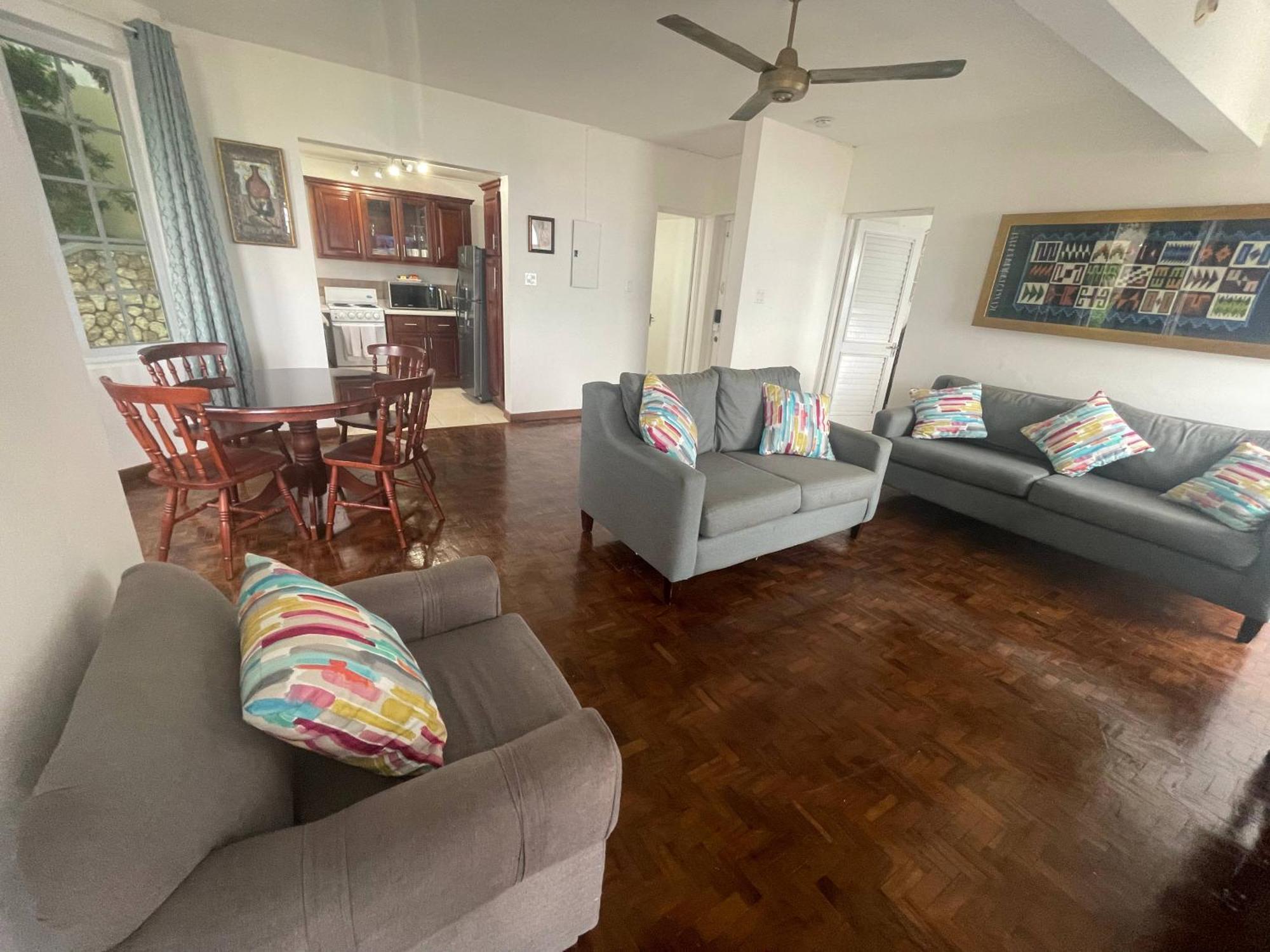 Oceanbreeze Jamaica Penthouse, 7-Minute Walk To Beach Ocho Rios Exterior photo