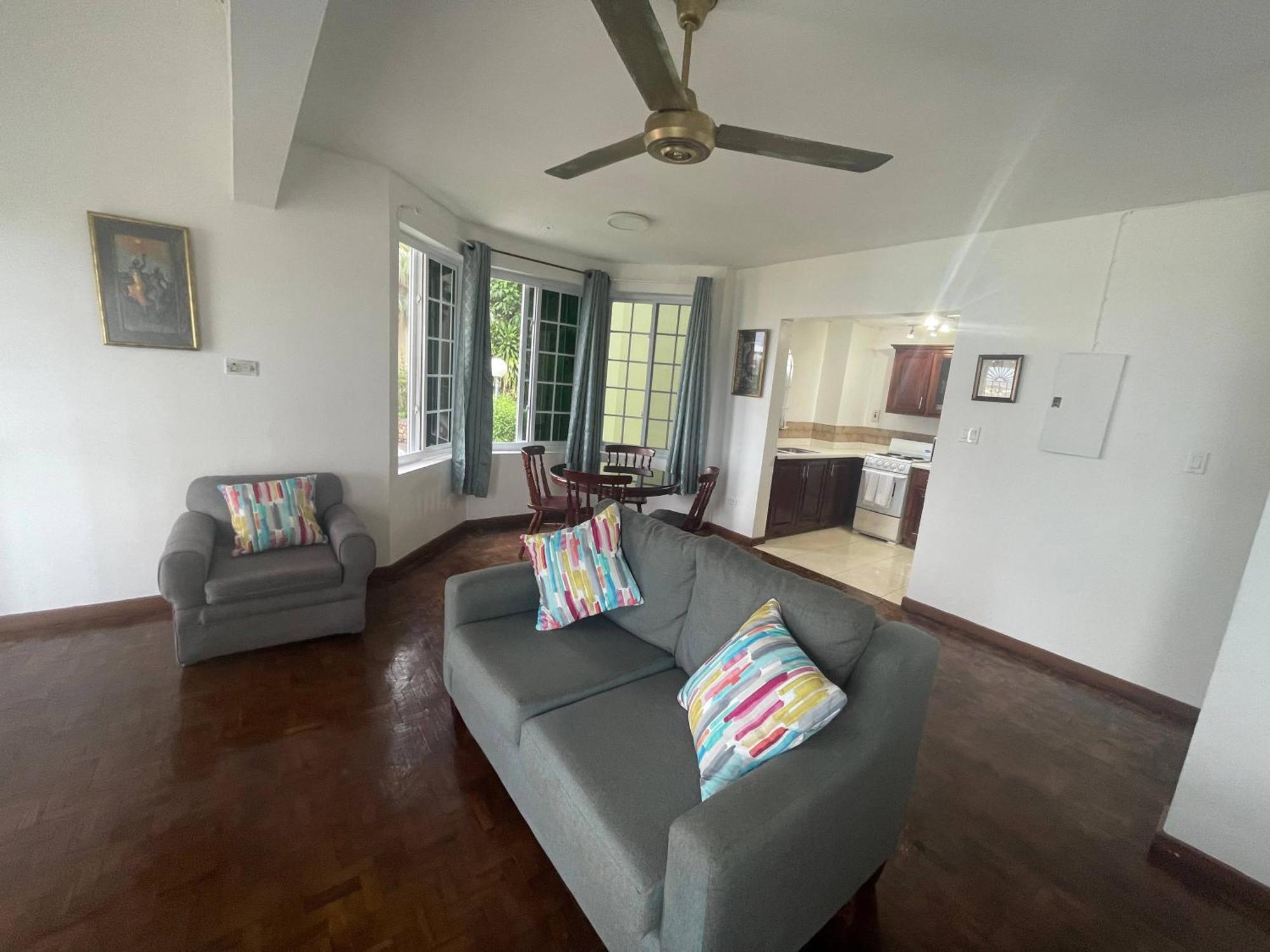 Oceanbreeze Jamaica Penthouse, 7-Minute Walk To Beach Ocho Rios Exterior photo