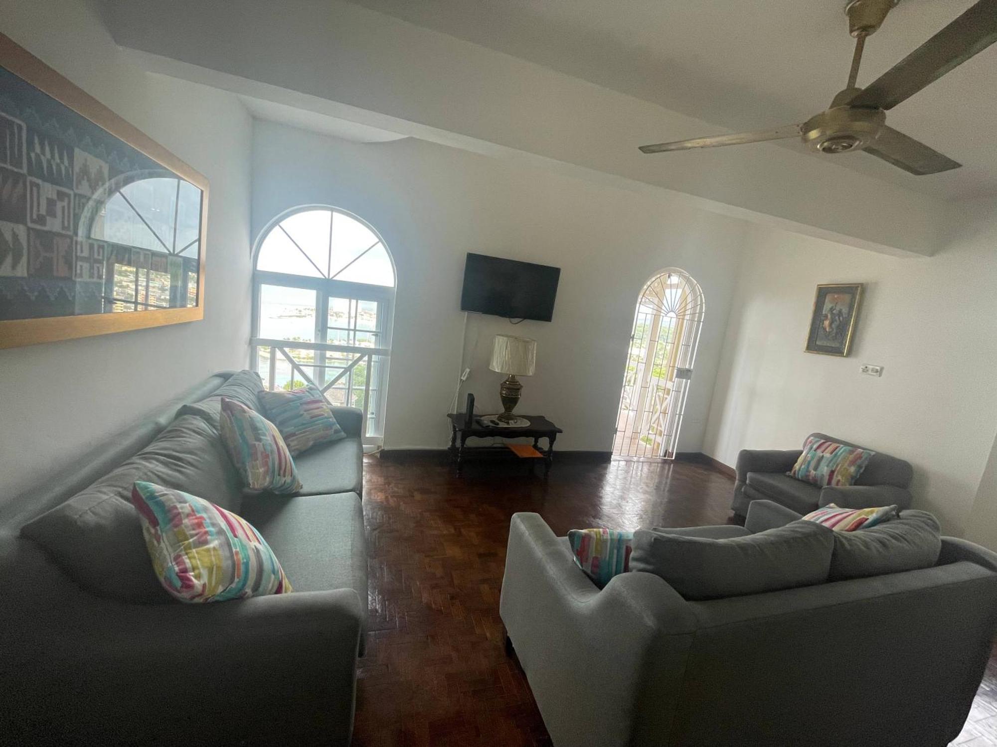 Oceanbreeze Jamaica Penthouse, 7-Minute Walk To Beach Ocho Rios Exterior photo